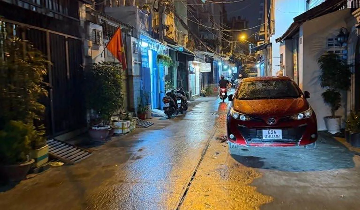 Bán nhà riêng 4 tầng 4 phòng ngủ tại phường Ông Ích Khiêm, giá 12,3 tỷ... Bán nhà riêng tại Hòa Bình, Hồ Chí Minh 01