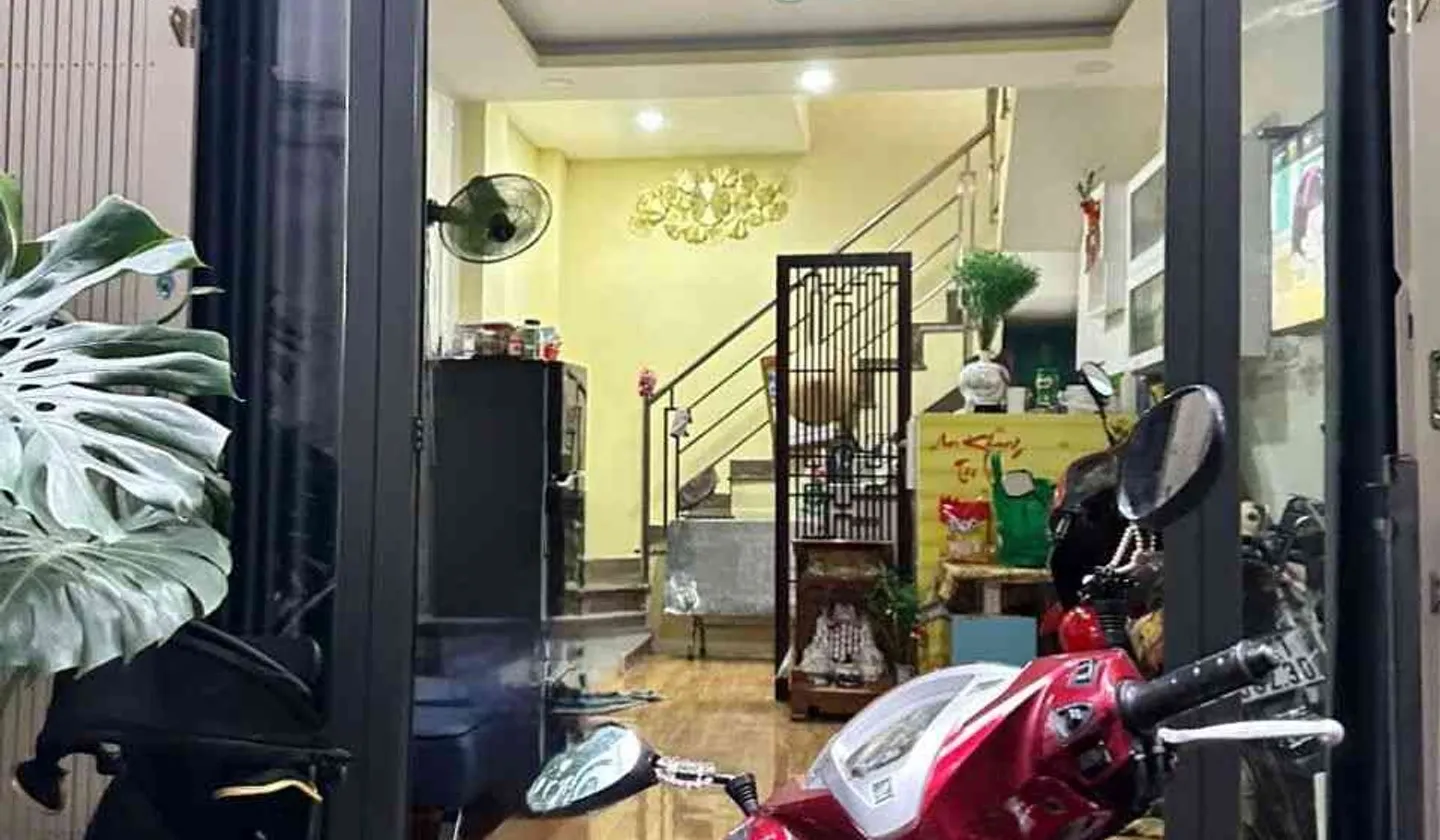 Bán nhà 4 tầng 2PN an ninh, diện tích 26m² tại quận trung tâm... Bán nhà riêng tại Bình Phú, Hồ Chí Minh 01
