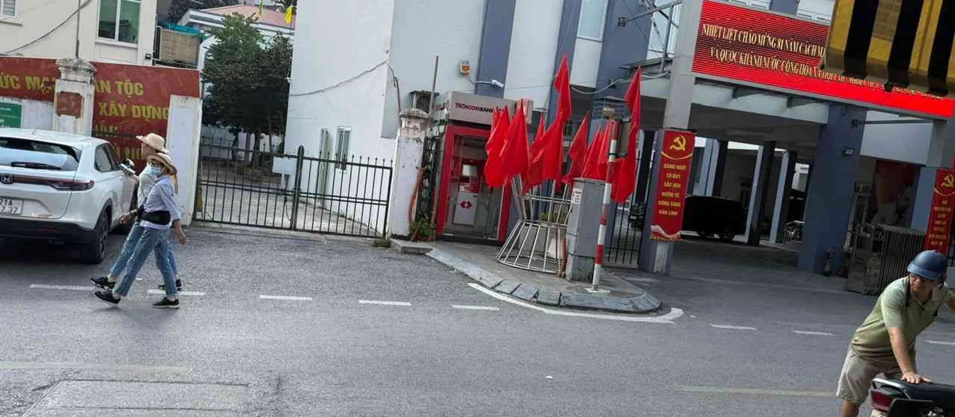 Nhà Ngõ Ô Tô Dương Quảng Hàm - Mảnh Đất Vàng Trung Tâm... Bán nhà riêng tại Cầu Giấy, Hà Nội 01