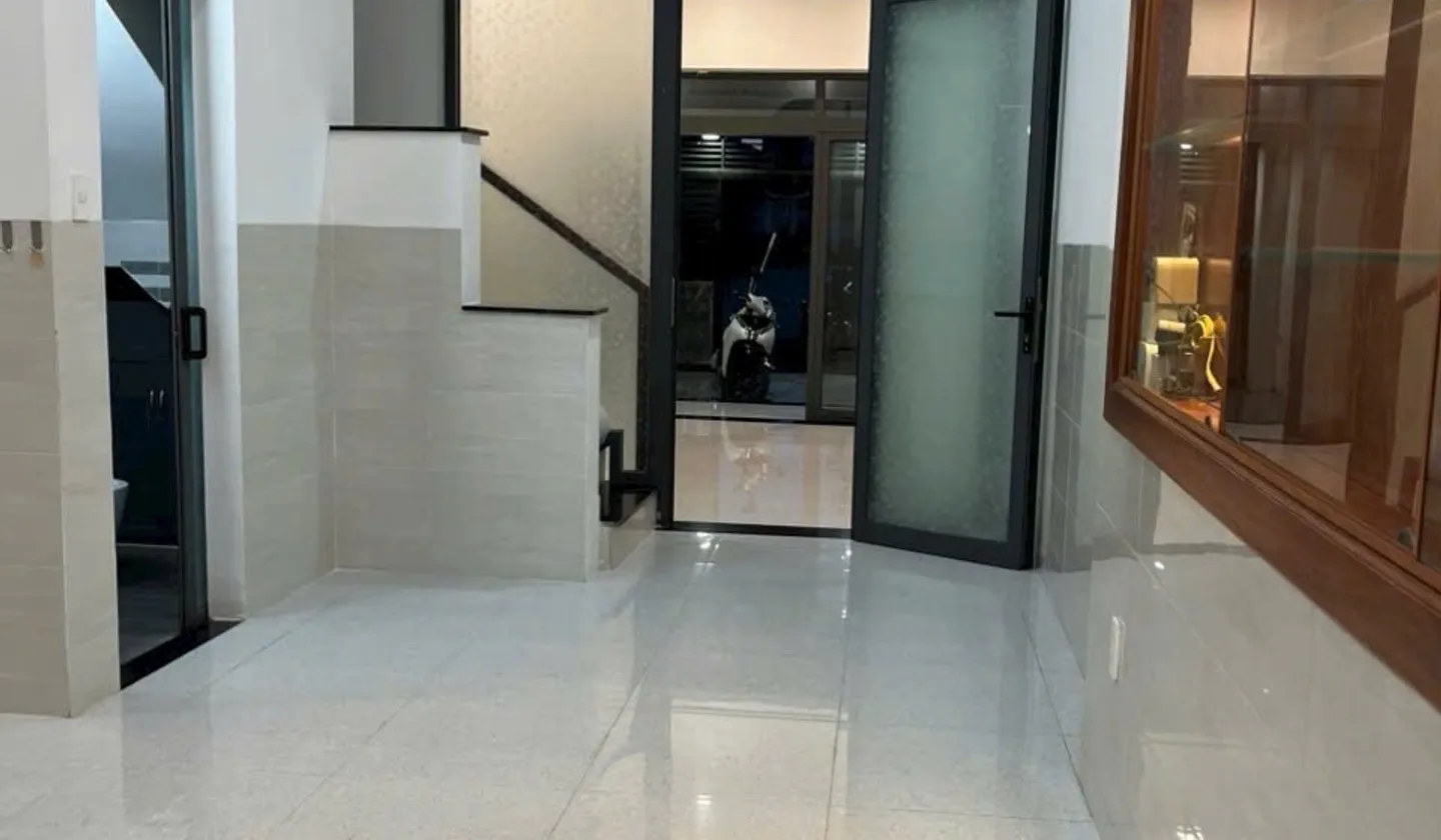 NHÀ QL13. Hiệp Bình, 6.8 tỷ, 1 trệt 2 lầu có sân thượng giếng trời, đầy đủ các công năng... Bán nhà riêng tại Hiệp Bình, Hồ Chí Minh 01