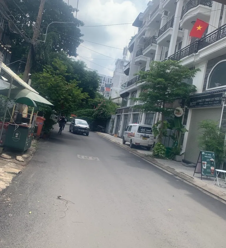 Nhà Hiệp Bình 5 tầng diện tích 135m2 ngang 8M tại Hiệp Bình Chánh, sau lưng Gigamall khu ven sông.... Bán nhà riêng tại Hiệp Bình, Hồ Chí Minh 01