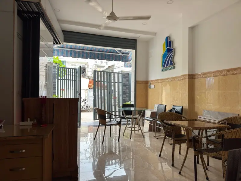 Cơ hội hiếm có sở hữu nhà lô góc hẻm xe hơi An Dương Vương giá giảm mạnh... Bán nhà riêng tại Phú Định, Hồ Chí Minh 01