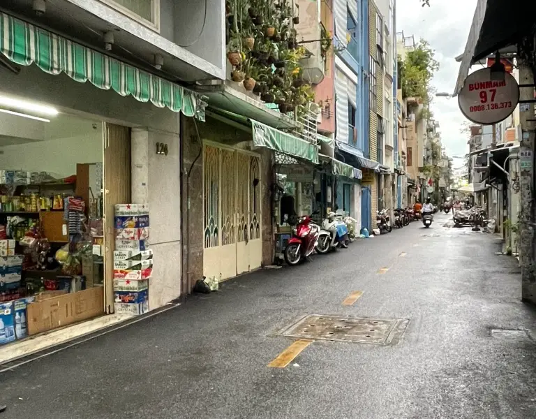 Nhà phố quận 3 - Kinh doanh đỉnh, giá tốt bất ngờ... Bán nhà mặt phố tại Xuân Hòa, Hồ Chí Minh 01