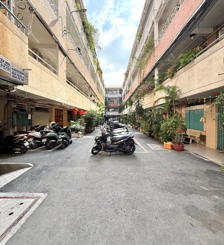 Bán căn hộ 2 phòng ngủ tại Bình Thạnh giá 3.4 tỷ sổ riêng... Bán căn hộ chung cư tại Bình Lợi Trung, Hồ Chí Minh 01