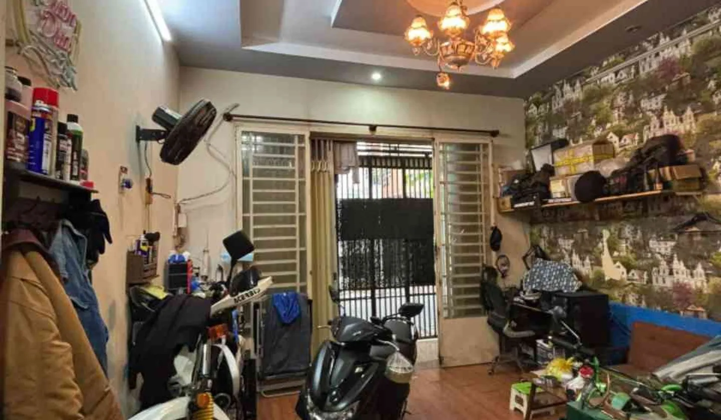 👉TÂN BÌNH - Âu Cơ, P. Bảy Hiền $ 6.5 TY TL
👉DT:42 M2 (4.3× 9.7)
👉Công năng: 2 PN, 2 VS, PK, bếp... Bán nhà riêng tại Bảy Hiền, Hồ Chí Minh 01