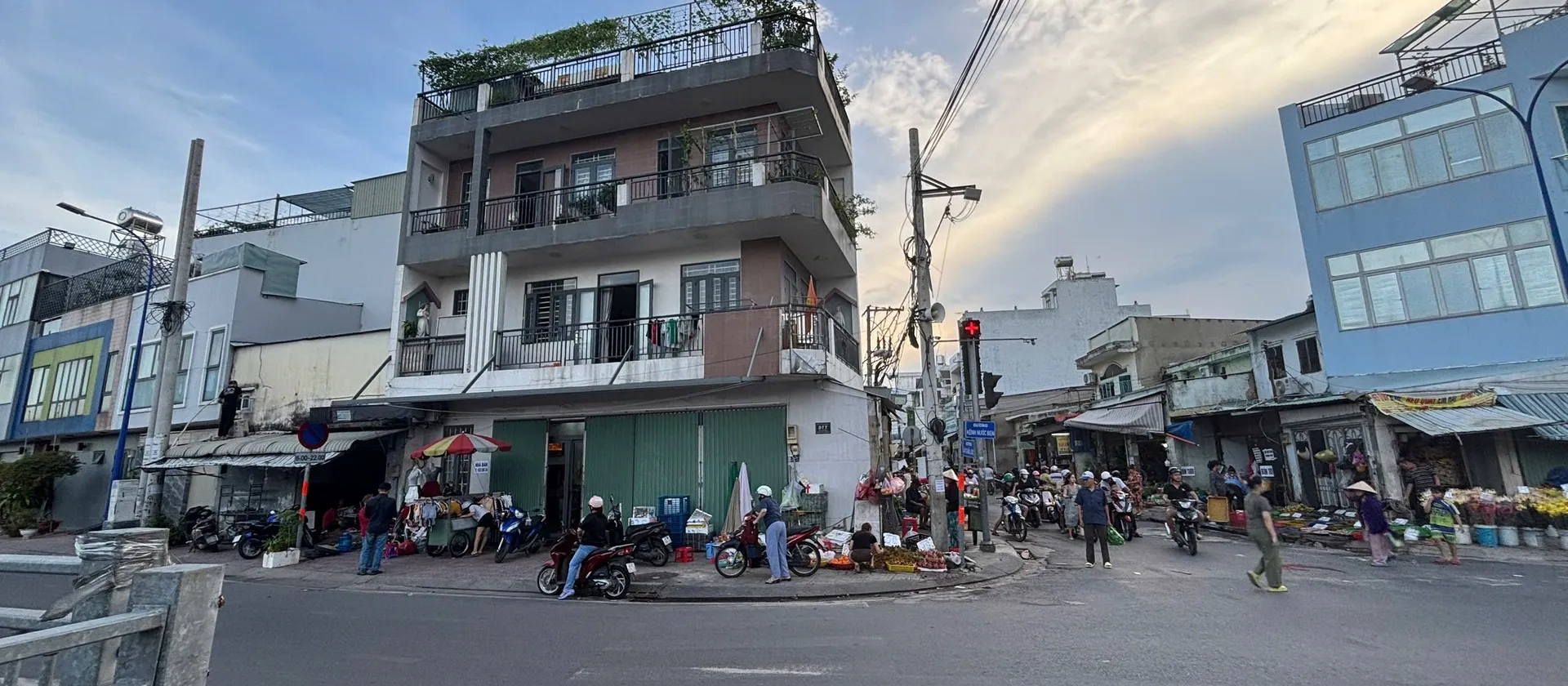 Nhà phố góc 4 tầng hót hòn họt khu Ấp Chiến Lược... Bán nhà mặt phố tại Bình Hưng Hòa, Hồ Chí Minh 01