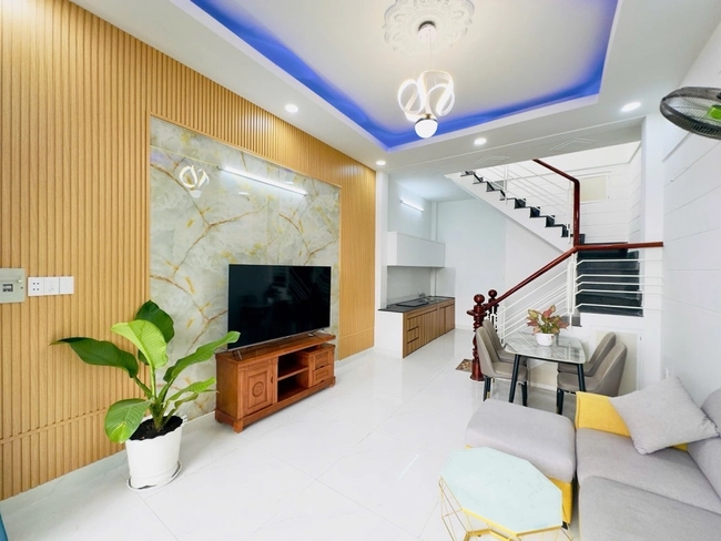 Nhà đẹp hẻm xe hơi thông Lê Văn Khương gần hãng beer Tiger tại Hồ Chí Minh 01