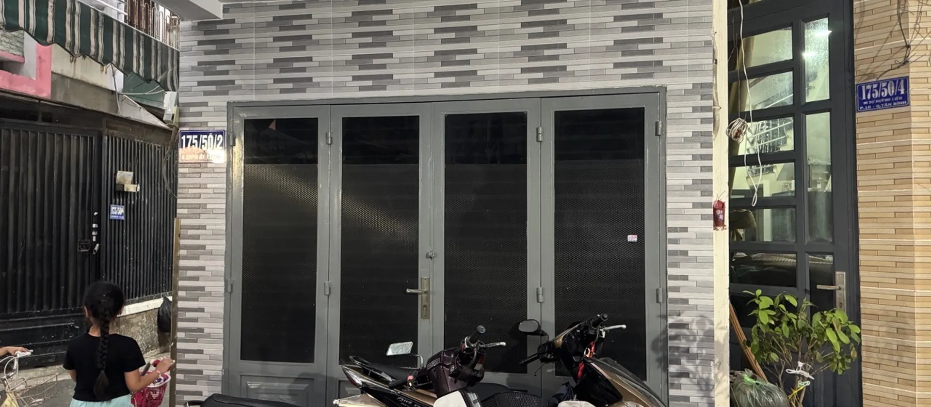 Nhà 2 tầng hiện đại, xe hơi đậu cửa, vào ở ngay tại Bảy Hiền... Bán nhà riêng tại Bảy Hiền, Hồ Chí Minh 01