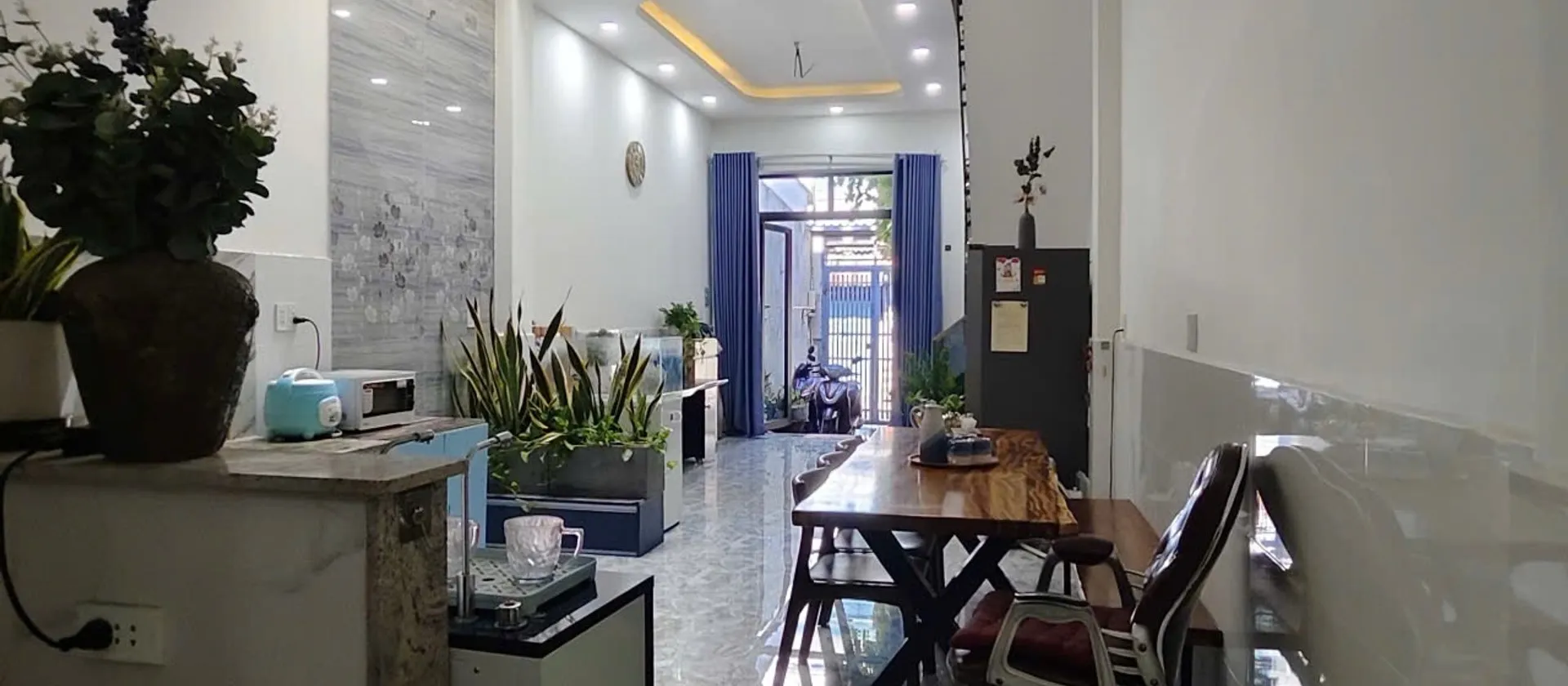 Nhà dài 24 m _ 4 PN _ Xe hơi đỗ trong nhà
Lê thị Riêng _ Lê Quang Hoà... Bán nhà riêng tại Thới An, Hồ Chí Minh 01