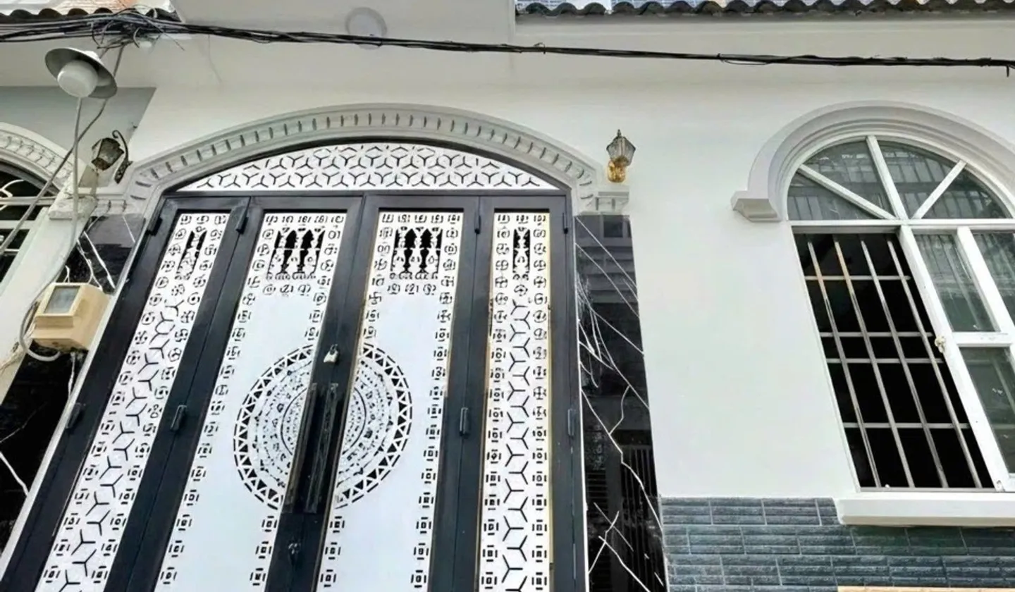 Nhà 2 tầng mới, nội thất xinh, hẻm xe hơi Huỳnh Tấn Phát... Bán nhà riêng tại Nhà Bè, Hồ Chí Minh 01