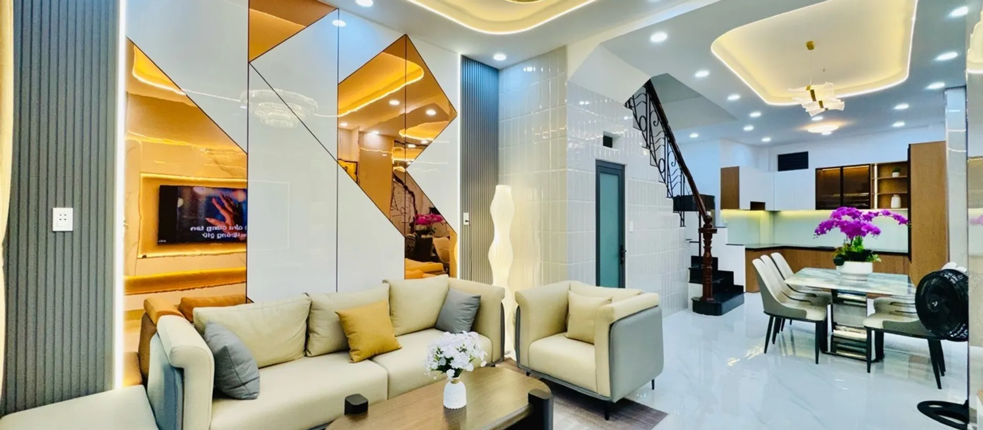 Siêu phẩm 6 phòng ngủ, sân thượng chill tại Thích Quảng Đức - giá hấp dẫn không thể bỏ lỡ... Bán nhà riêng tại Đức Nhuận, Hồ Chí Minh 01