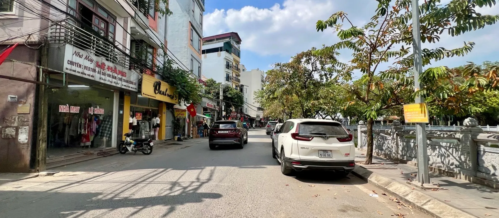 Bán nhà riêng 3 tầng tại phường Phú Diễn, Hà Nội, diện tích 72 m2, gần hồ và chợ... Bán nhà riêng tại Phú Diễn, Hà Nội 01