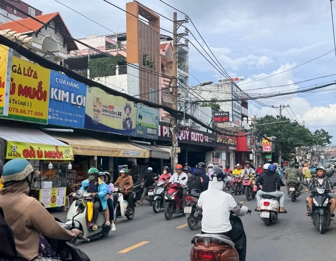 🏡 MẶT TIỀN KINH DOANH TÂN KỲ TÂN QUÝ | GẦN 200M²
📐 Ngang 6,7m nở hậu 8,6m × 26m – công nhận đủ 19... Bán nhà mặt phố tại Tân Sơn Nhì, Hồ Chí Minh 01