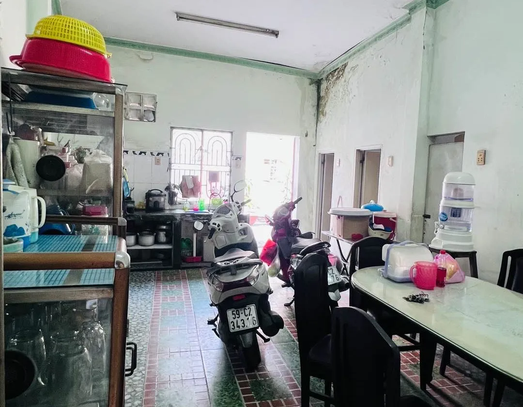 Mặt tiền kinh doanh Trần Xuân Soạn giá chỉ 16.8 tỷ, 243m2 , 6pn , 1 cửa hàng cho thuê... Bán nhà mặt phố tại Tân Thuận, Hồ Chí Minh 01