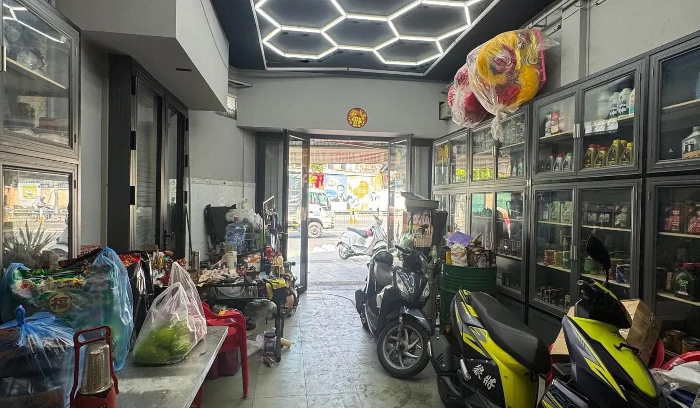 Nhà mặt phố 2 tầng 86.5m2 mặt tiền 4.2m gần Quận 6 giá 10.99 tỷ... Bán nhà mặt phố tại Tân Phú, Hồ Chí Minh 01