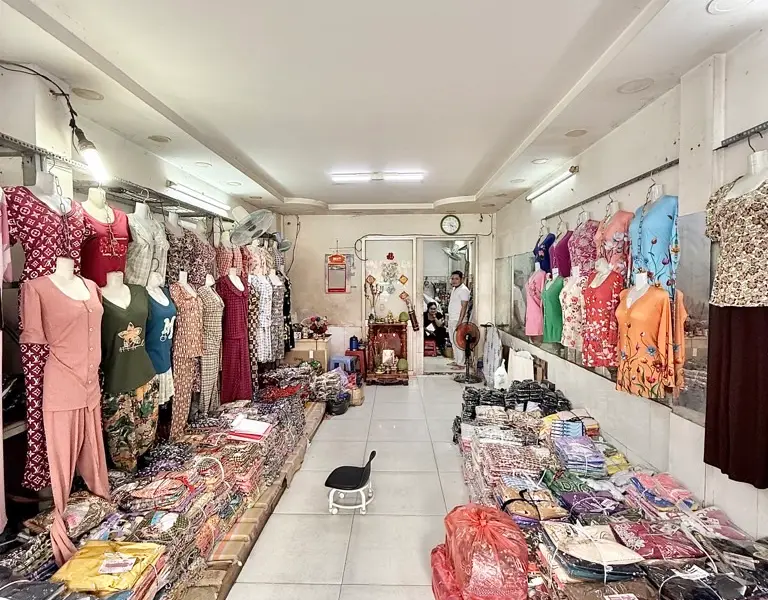 Bán nhà mặt tiền Lạc Long Quân Tân Bình, diện tích 43m2x 3 tầng, phù hợp kinh doanh đa ngành... Bán nhà mặt phố tại Bảy Hiền, Hồ Chí Minh 01