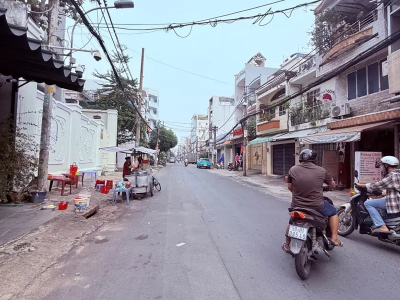 Nhà mặt phố rộng 3 tầng tọa lạc tại trung tâm sầm uất... Bán nhà mặt phố tại Phú Thọ, Hồ Chí Minh 01