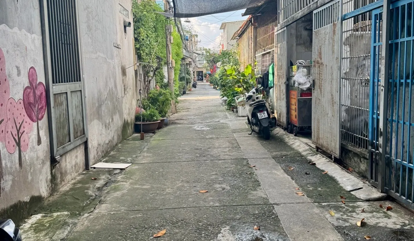 NHÀ ĐẸP Ở NGAY - HẺM TRƯỚC NHÀ 6m... Bán nhà mặt phố tại Đông Hưng Thuận, Hồ Chí Minh 01