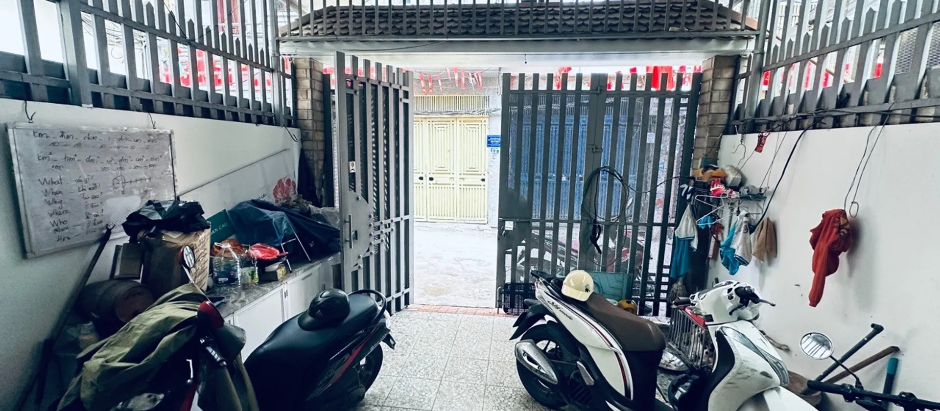 Bán nhà riêng 5 tầng mặt ngõ thông Định Công Hạ, mặt tiền 9.5m, phù hợp kinh doanh và ô tô vào nhà... Bán nhà riêng tại Định Công, Hà Nội 01