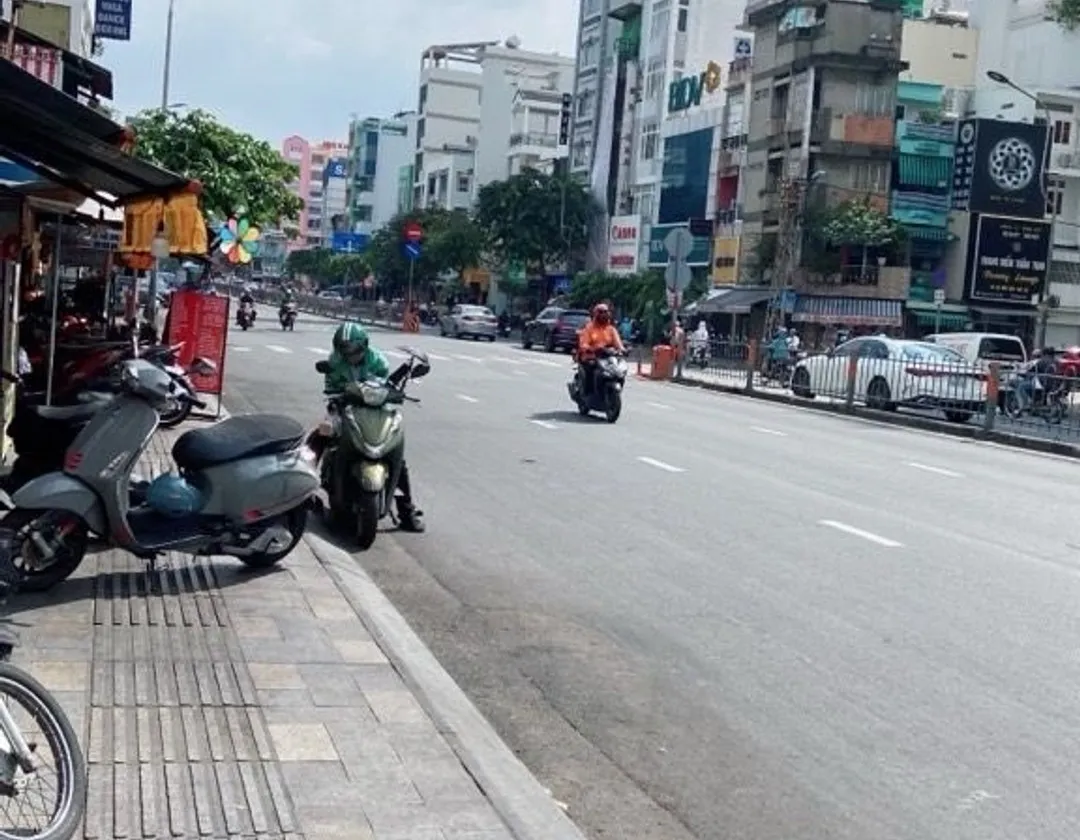 Nhà mặt phố trung tâm Quận 1, 4 tầng, kinh doanh đỉnh... Bán nhà mặt phố tại Cầu Ông Lãnh, Hồ Chí Minh 01