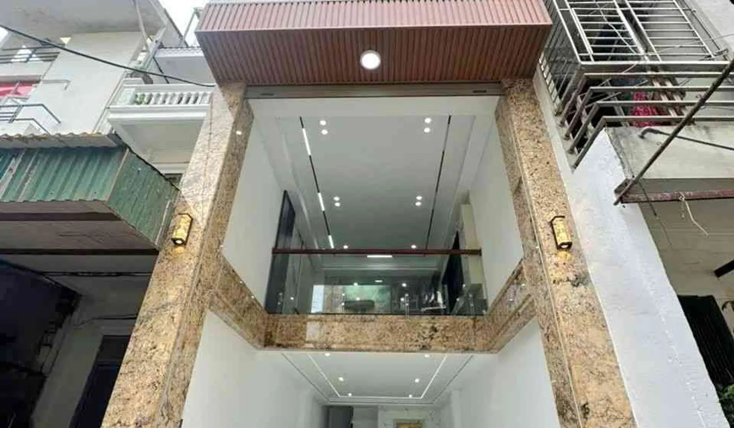 💥 16 TỶ – NHÀ 7 TẦNG THANG MÁY GẦN HỒ ĐỀN LỪ
📍 Phân lô – ô tô tránh – gara – kinh doanh
46M²... Bán nhà riêng tại Hoàng Mai, Hà Nội 01