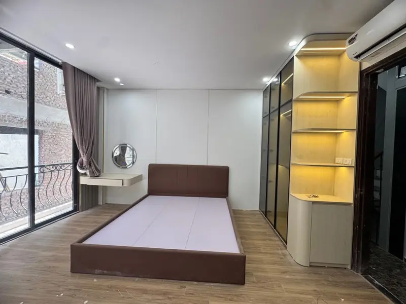 Nhà 6 tầng có thang máy view hồ Lâm Du, full nội thất xịn - Gần ô tô... Bán nhà riêng tại Bồ Đề, Hà Nội 01