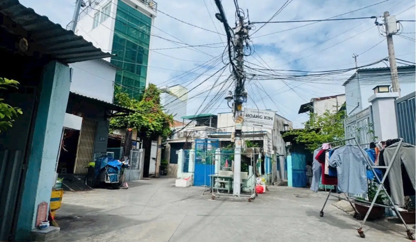 Nhà 6 tầng mặt tiền rộng 4,5m tại Hoài Thanh giảm giá còn 4,48 tỷ-Linh0784140402... Bán nhà riêng tại Phú Định, Hồ Chí Minh 01