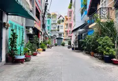 Nhà rộng rãi trung tâm Quận 1, hẻm ô tô quay đầu thoải mái... Bán nhà riêng tại Cầu Ông Lãnh, Hồ Chí Minh 01