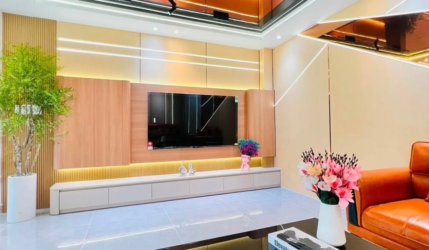 SÁT NHÀ GA T3 - HẺM XE HƠI - NHÀ ĐẸP 5 TẦNG... Bán nhà riêng tại Tân Sơn, Hồ Chí Minh 01