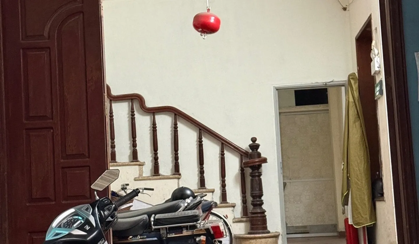 Bán nhà riêng 5 tầng diện tích 140,7m² tại Quan Hoa với 2 sổ đỏ riêng, giá 39,9 tỷ... Bán nhà riêng tại Nghĩa Đô, Hà Nội 01