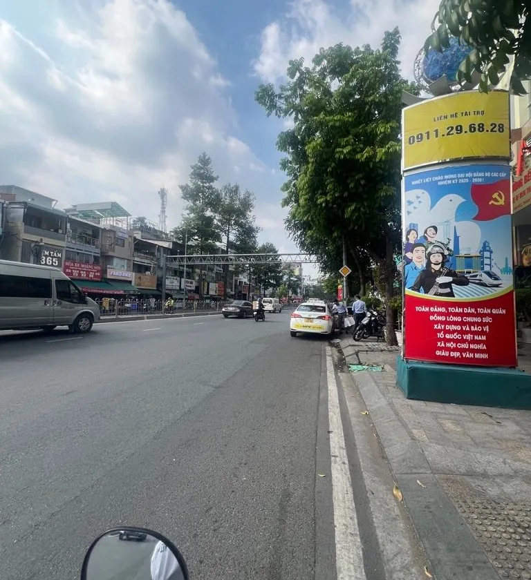 Nhà mặt phố Quận 1 giá tốt cho nhà đầu tư... Bán nhà mặt phố tại Bến Thành, Hồ Chí Minh 01