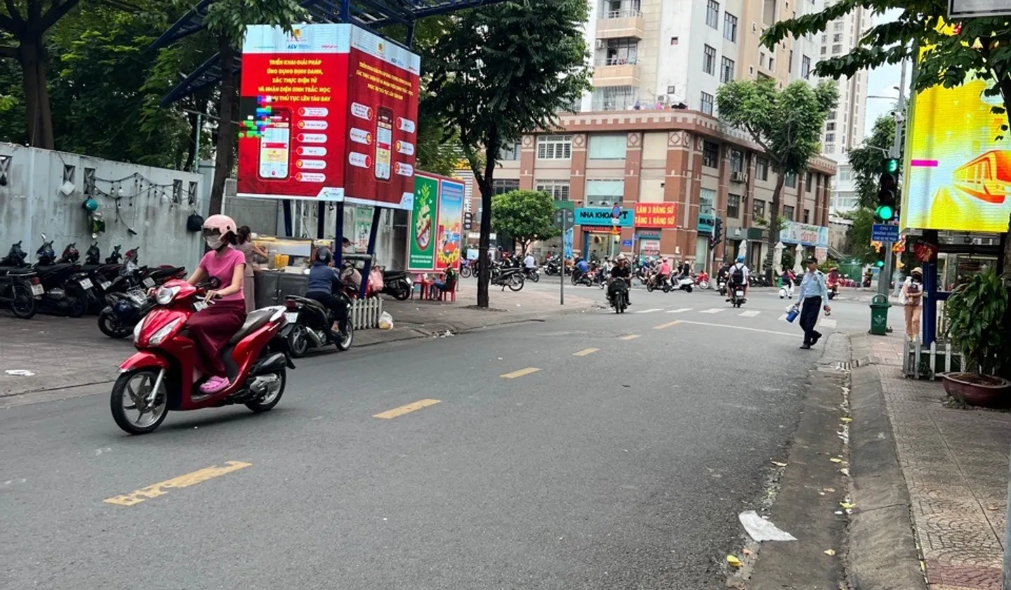 Ngay khu Ẩm thực Vĩnh Khánh - 3 Tầng - Nhỉnh 1 tỷ - Shr... Bán nhà riêng tại Khánh Hội, Hồ Chí Minh 01