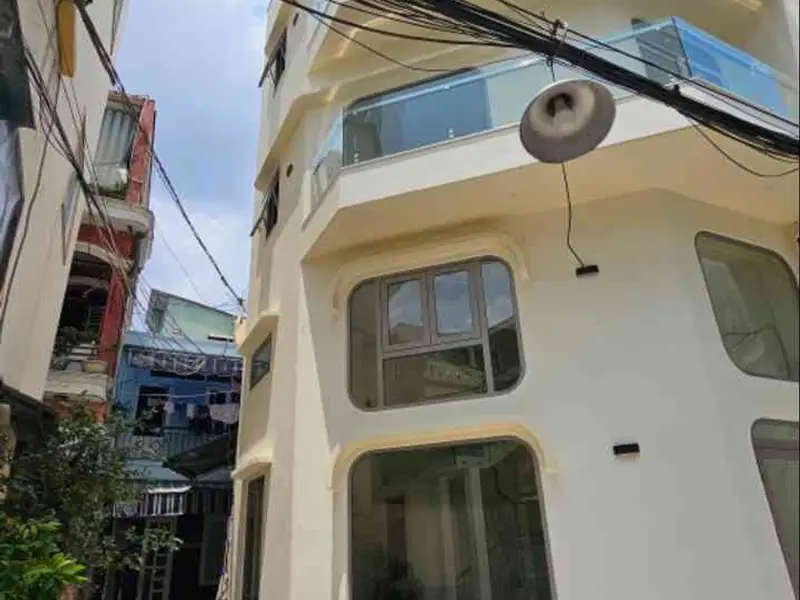 Nhà riêng tầm hơn 2 tỷ, lại có ô tô đỗ sát nhà — nghe hơi khó tin nhưng có thật. 👀... Bán nhà riêng tại Phú Thọ Hòa, Hồ Chí Minh 01