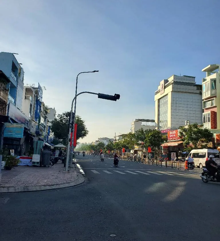 Bán nhà góc hai mặt tiền khu Bình Phú Quận 6, diện tích 140m2... Bán nhà mặt phố tại Bình Phú, Hồ Chí Minh 01
