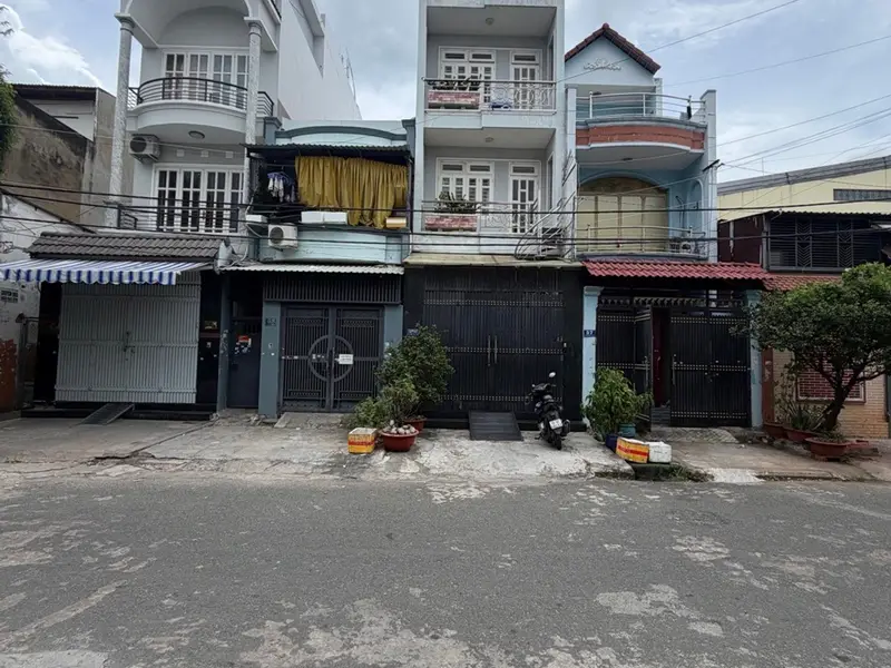 - đối diện trường mầm non, gần AEON Tân Phú, ngay khu công nghiệp tân bình, gần siêu thị, chợ,... Bán nhà mặt phố tại Tây Thạnh, Hồ Chí Minh 01