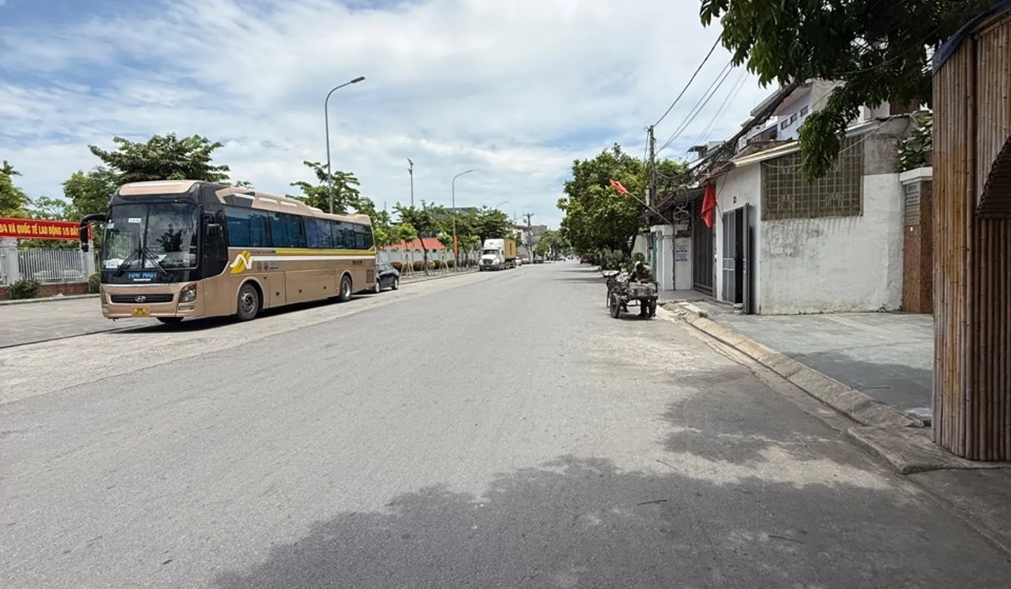 Nhà mặt phố kinh doanh sầm uất, vị trí vàng tại trục đường 208 khu vực phát triển năng động... Bán nhà mặt phố tại An Hải, Hải Phòng 01