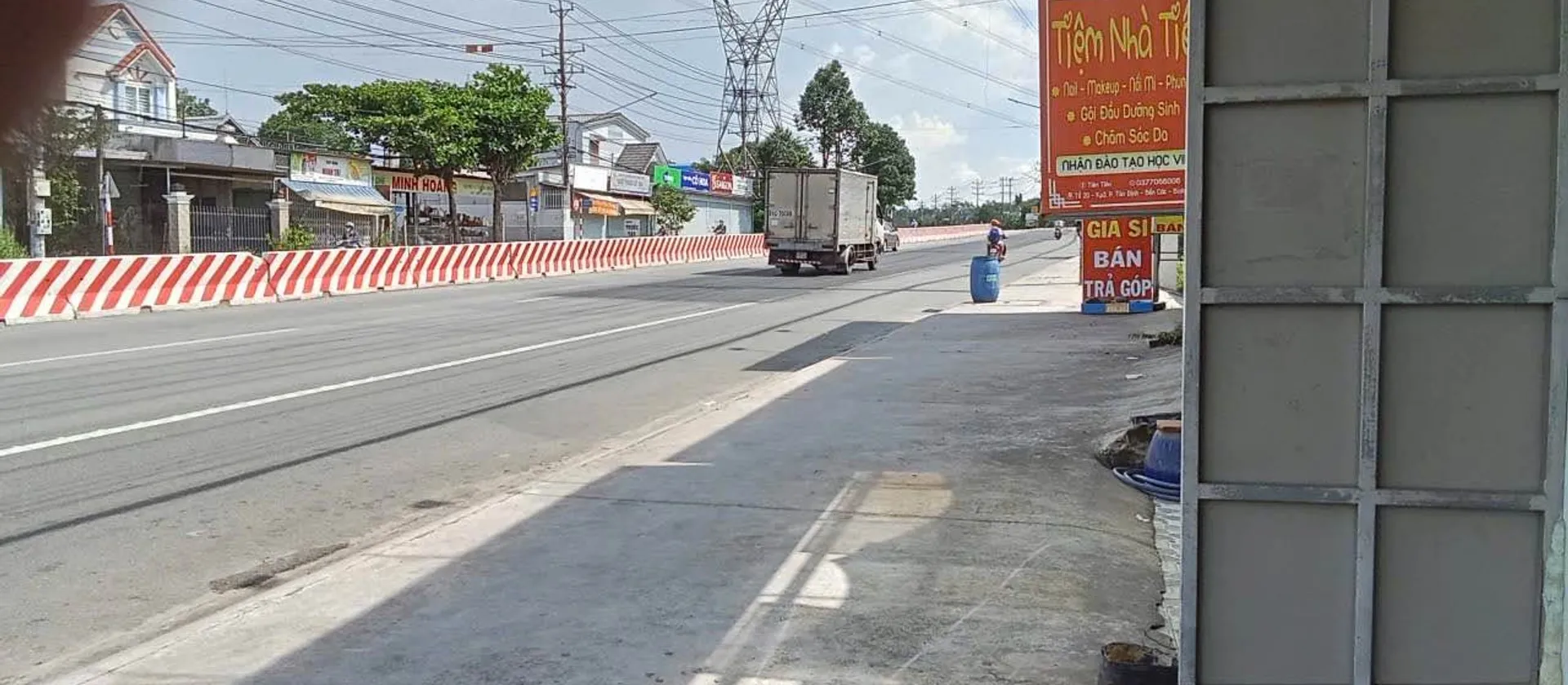 Nhà mặt phố diện tích lớn ngay Quốc Lộ 13, Bến Cát... Bán nhà mặt phố tại Hòa Lợi, Hồ Chí Minh 01
