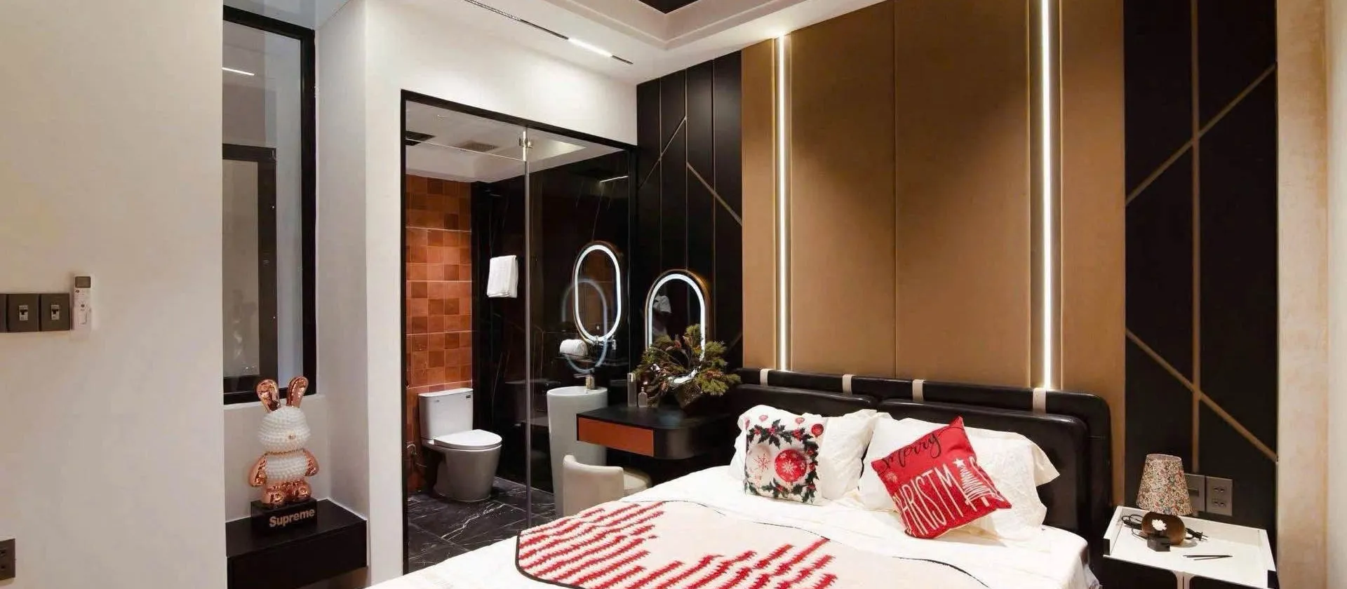 Nhà mặt phố góc đẹp, mới xây, sẵn dọn vào ở ngay... Bán nhà mặt phố tại Hòa Cường, Đà Nẵng 01