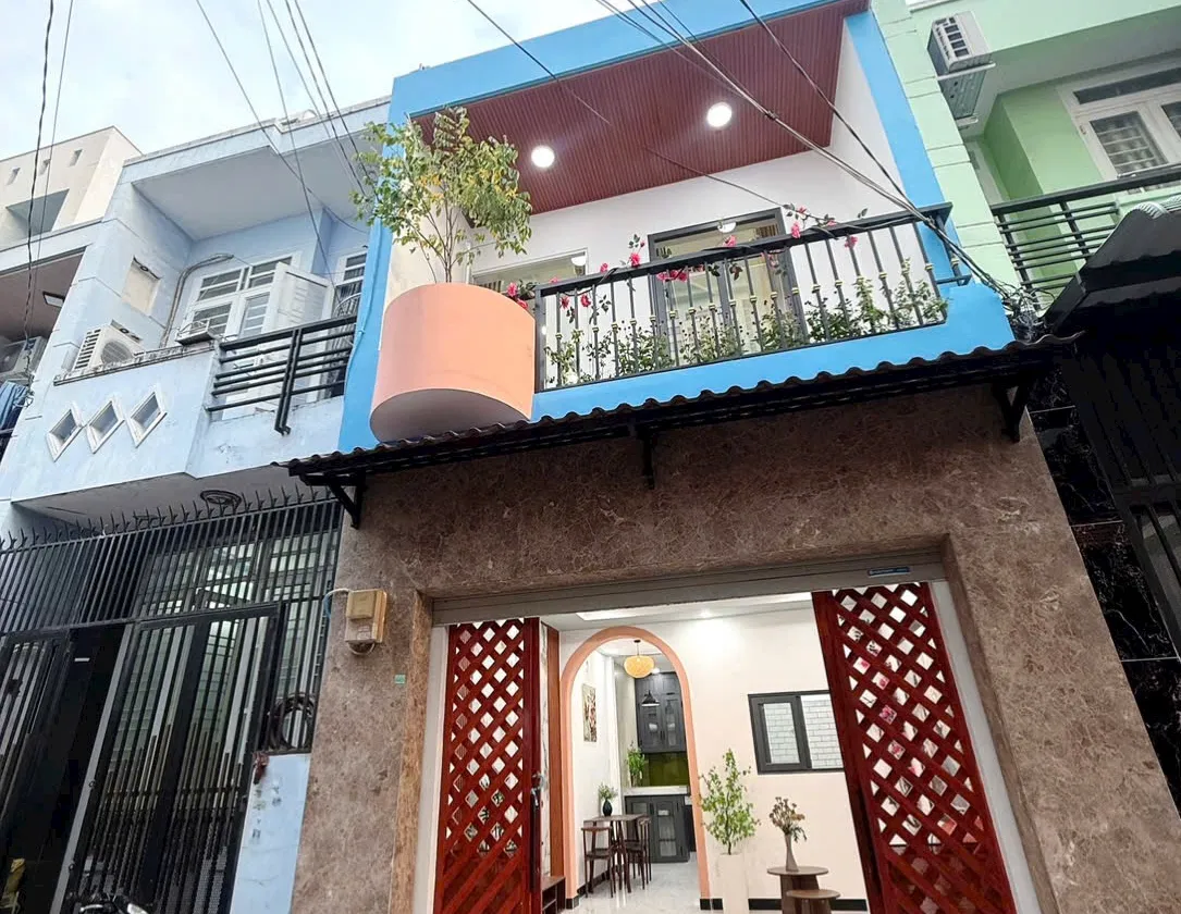 Nhà 2 tầng mới tinh, tiện nghi ngay trung tâm quận Bình Tân- chỉ 4TY... Bán nhà riêng tại Bình Trị Đông, Hồ Chí Minh 01