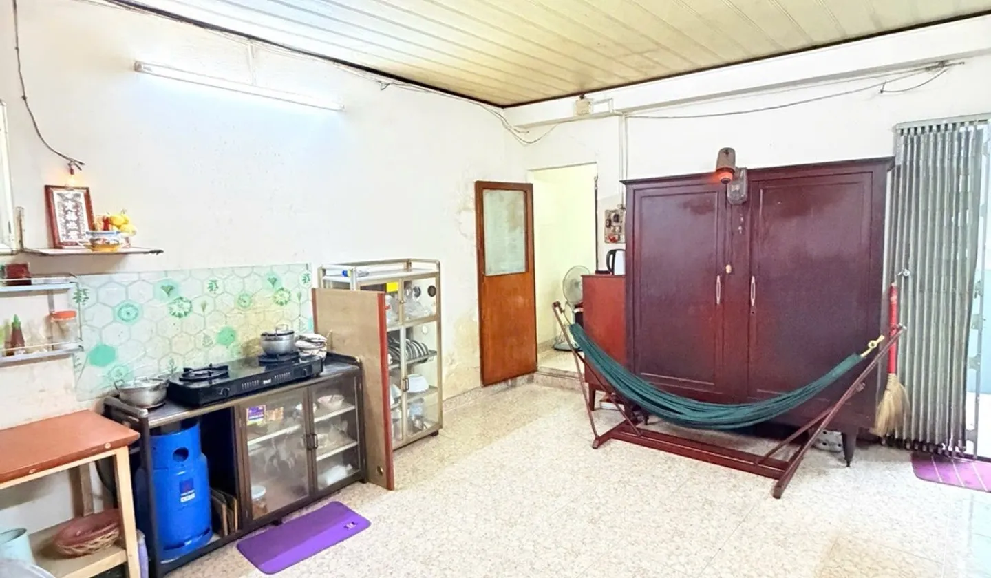 Nhà 2 tầng 4 phòng ngủ giá tốt tại trung tâm sầm uất... Bán nhà riêng tại Nhiêu Lộc, Hồ Chí Minh 01