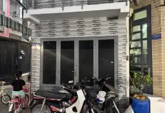 Nhà 2 tầng hiện đại, xe hơi đậu cửa, vào ở ngay tại Bảy Hiền... Bán nhà riêng tại Bảy Hiền, Hồ Chí Minh 01