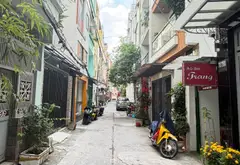 Nhà Cù Lao hẻm xe hơi, sân rộng 240m2 giá sốc... Bán nhà riêng tại Cầu Kiệu, Hồ Chí Minh 01