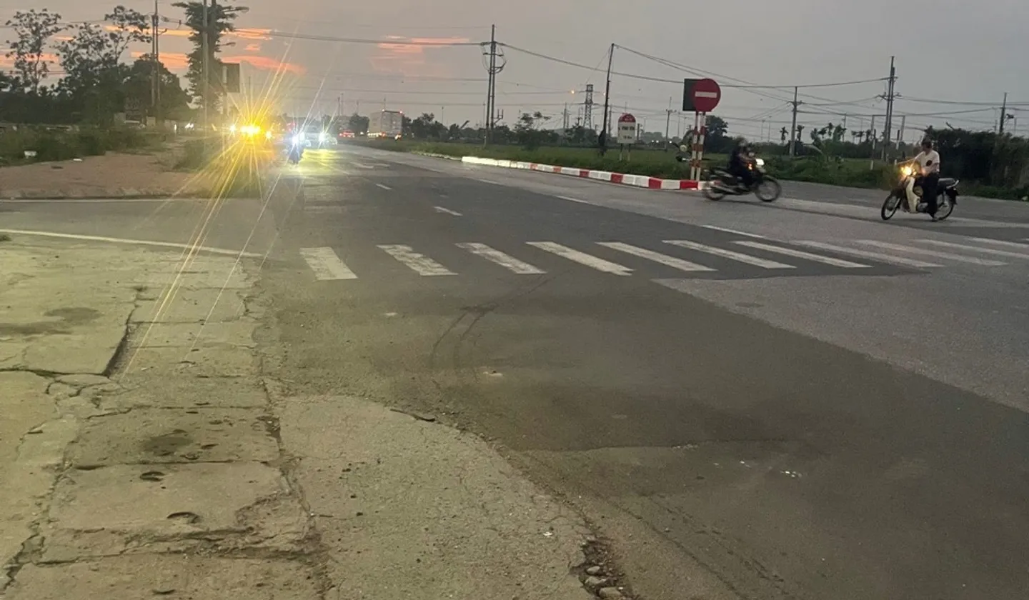 Cơ hội hiếm có: Nhà mặt phố Quốc Lộ 2, mặt tiền rộng, kinh doanh cực đỉnh... Bán nhà mặt phố tại Nội Bài, Hà Nội 01