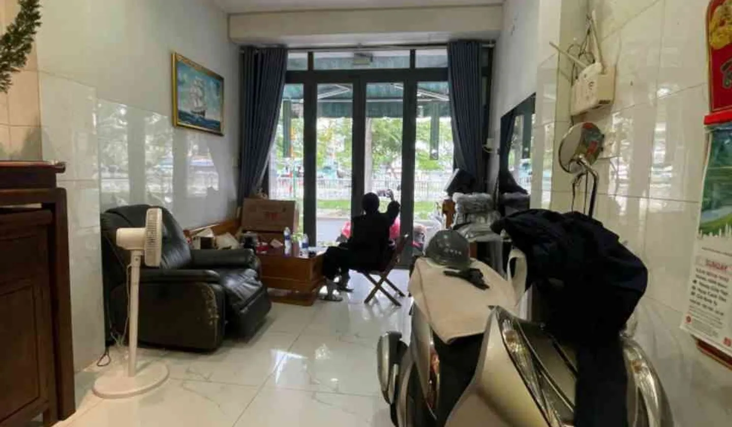 Bán nhà mặt phố 3 tầng tại Phường Bình Tiên, Quận 6... Bán nhà mặt phố tại Bình Tiên, Hồ Chí Minh 01