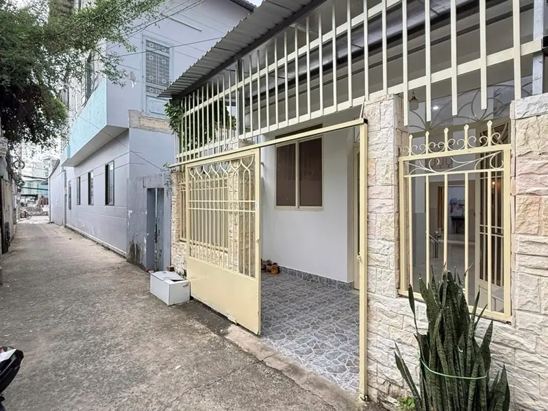 Cơ hội hiếm có sở hữu nhà 2 tầng diện tích lớn khu Huỳnh Tấn Phát _ 5×16 _ Nhích 5 Tỷ... Bán nhà riêng tại Nhà Bè, Hồ Chí Minh 01