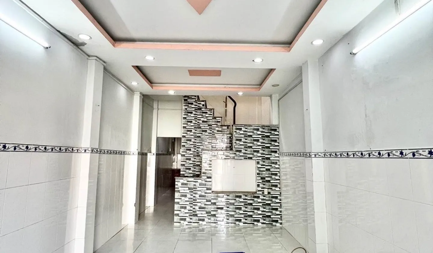 Tỉnh lộ 10 khu cc lê thành tân tạo. Nhà 2 tầng 2PN 2WC. Nhà cuối hẻm An ninh giá rẻ... Bán nhà riêng tại Bình Tân, Hồ Chí Minh 01