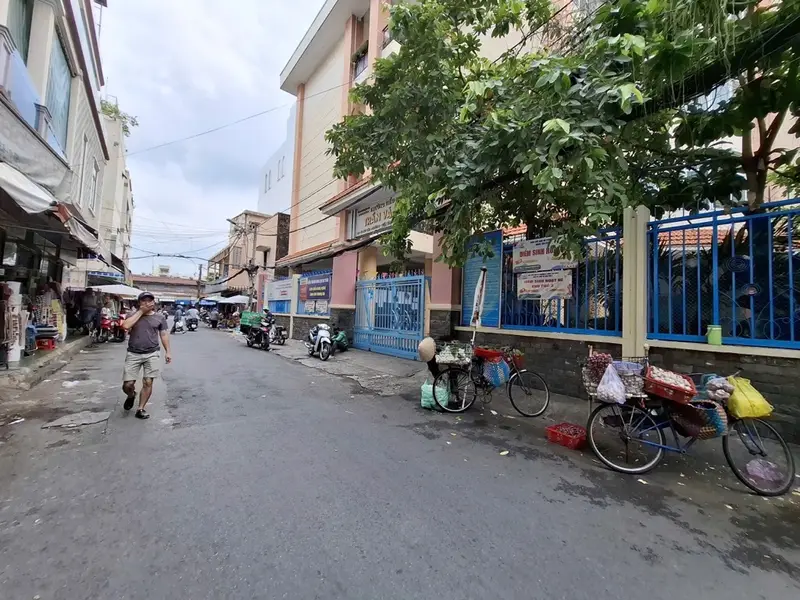 Nhà 7 phòng ngủ tiện nghi ngay chợ vải Tân Bình, giá hot giảm sâu... Bán nhà riêng tại Tân Hòa, Hồ Chí Minh 01