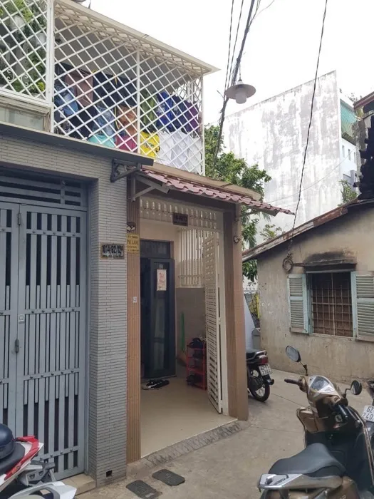 Nhà 2 tầng hiếm Cách Mạng Tháng 8 - đón đầu cơ hội vàng... Bán owner_side tại Tân Sơn Nhất, Hồ Chí Minh 01