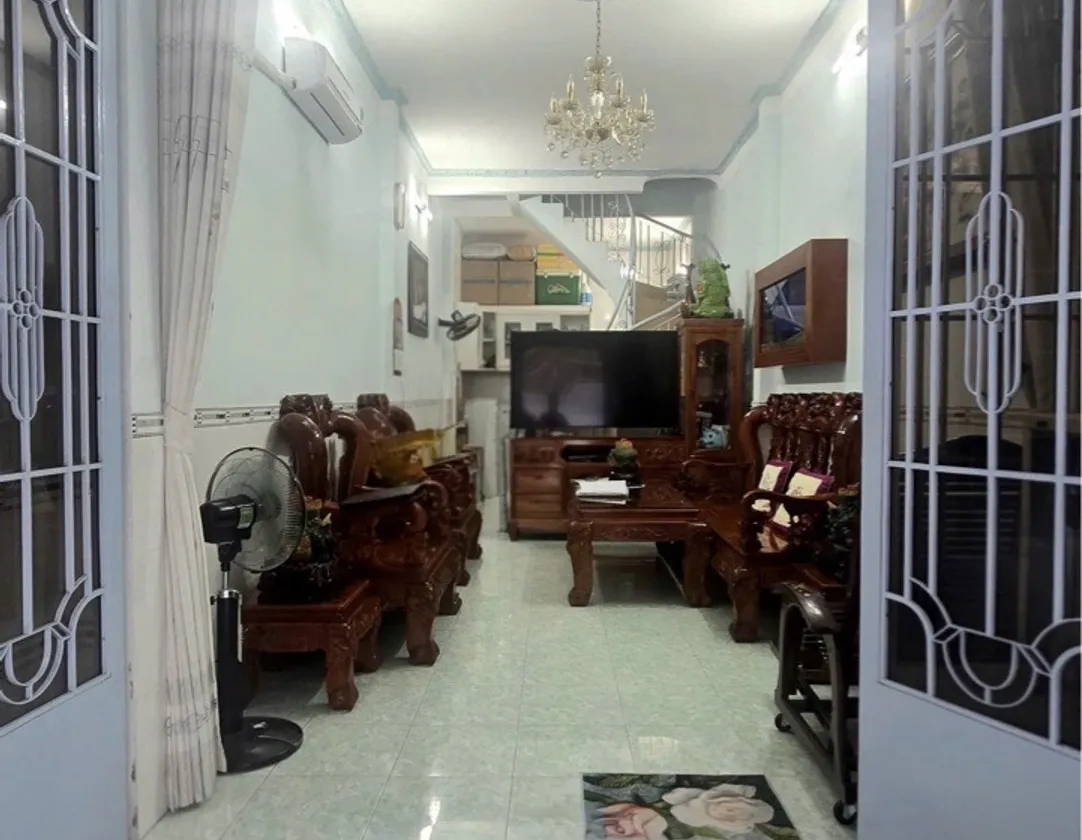Nhà 2 tầng hẻm ô tô Quận 10 giá tốt, tiện nghi đầy đủ... Bán nhà riêng tại Hòa Hưng, Hồ Chí Minh 01