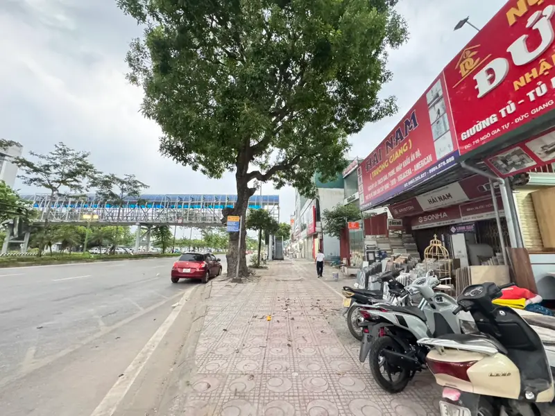 Nhà mặt phố Ngô Gia Tự - 2 mặt tiền kinh doanh đỉnh... Bán nhà mặt phố tại Bồ Đề, Hà Nội 01